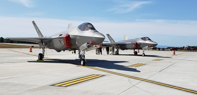 Lo sợ Nga đến trước, Anh cuống cuồng tìm kiếm máy bay gặp nạn - Hình 4 Lo so Nga den truoc, Anh cuong cuong tim kiem may bay gap nan-Hinh-4