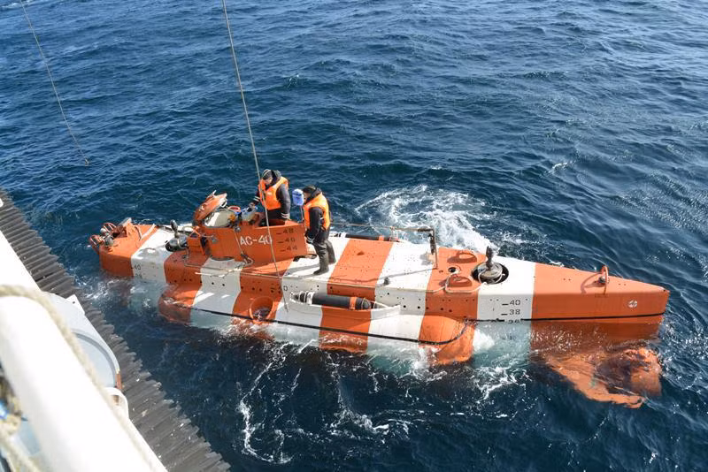 Lo so Nga den truoc, Anh cuong cuong tim kiem may bay gap nan-Hinh-10