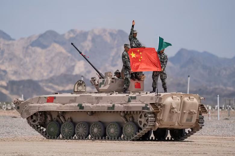 Nhưng phương pháp tiếp cận của Trung Quốc mà Berrier gọi là “hợp nhất quân sự-dân sự”, cố tình làm mờ ranh giới giữa các nỗ lực công nghệ dân sự và quân sự, cùng với việc Trung Quốc đầu tư nhiều hơn vào những nỗ lực này đang tạo ra “mối đe dọa lớn nhất đối với ưu thế công nghệ của Mỹ”.