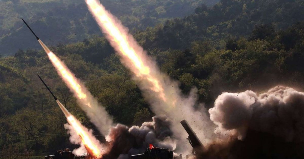 Bây giờ với công nghệ do thám và dẫn đường tên lửa hiện nay thì không khó để phát hiện ra 1 con tàu và tung một đòn đánh chính xác bằng một cuộc tấn công kiểu “bầy đàn” bằng tên lửa vào nó.