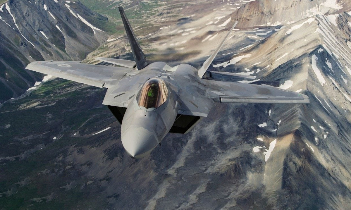 Người Mỹ cho biết thêm năm trận chiến mô phỏng khác kết thúc với tỷ số hòa. Các phi công Mỹ chỉ chịu một trận thua trong trận không chiến khi một chiếc F-22 bị đánh bại bởi một chiếc tiêm kích Mirage 2000, được điều khiển bởi một phi công của Tiểu vương quốc Ả rập.