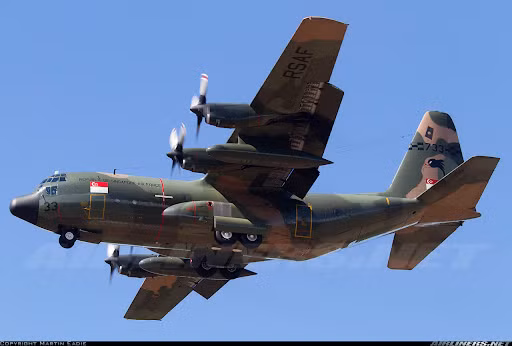 Còn những chiếc KC-130B/H thì chỉ hoạt động cầm chừng kể từ khi những chiếc máy bay Northrop F-5 và Douglas A-4 Skyhawk bị đưa vào trạng thái nghỉ, sau đó những chiếc KC-130B/H được chuyển đổi sang mục đích vận tải. Singapore cũng đã từng sử dụng Boeing KC-135 Stratotanker và sau đó bán 4 chiếc cho hãng hàng không Meta Aerospace.