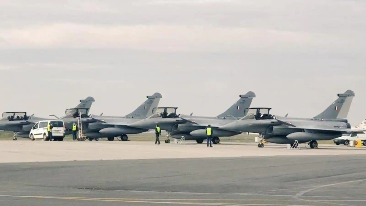 Đại sứ quán Pháp cho biết tổng cộng 33 máy bay phản lực Rafale đã được chuyển đến Ấn Độ theo lịch trình bất chấp đại dịch Covid-19. Lô 5 chiếc máy bay phản lực Rafale đầu tiên do hãng hàng không vũ trụ Dassault Aviation của Pháp sản xuất đã đến Ấn Độ vào ngày 29/7 năm ngoái.