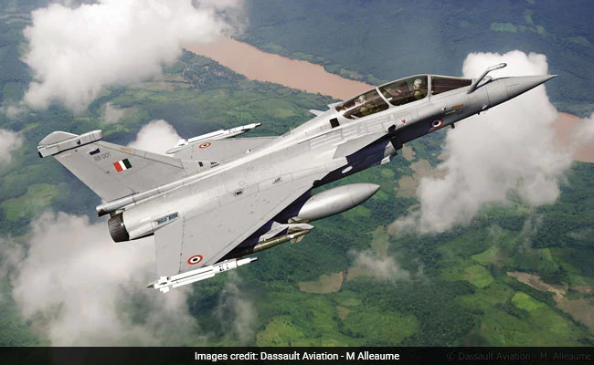 Ngoài ra máy bay có thể tham gia nhiệm vụ trinh sát chiến thuật và chiến lược thời gian thực bằng cách sử dụng Areos pod. Tiếp nhiên liệu cho máy bay khác trên chuyến bay. Răn đe hạt nhân bằng tên lửa ASMP-A.