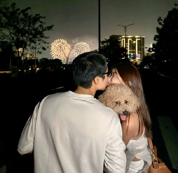 Sao Viet don nam moi ben nguoi yeu