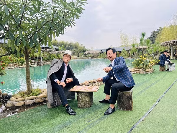 Nghe si Quang Teo: Co thang vang nha 25 ngay de chay show