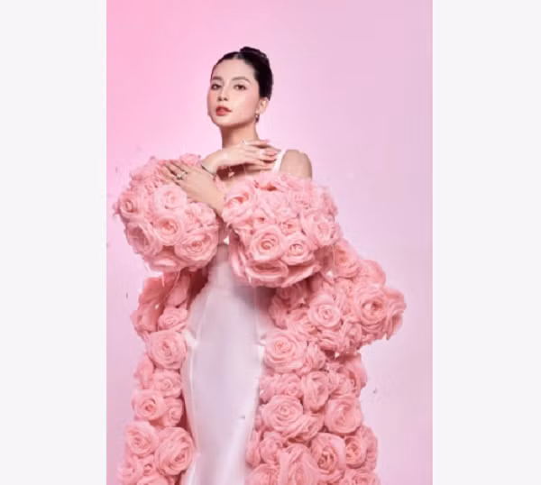 Thien An khoe nhan sac 'me mot con' trong bo anh don Tet-Hinh-3