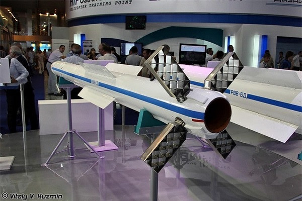 Lý do chính cho tuyên bố này là bởi người Nga tự tin khẳng định RVV-MD2 chính là tên lửa không chiến tầm ngắn đầu tiên được trang bị hệ thống dẫn đường quán tính (INS). 