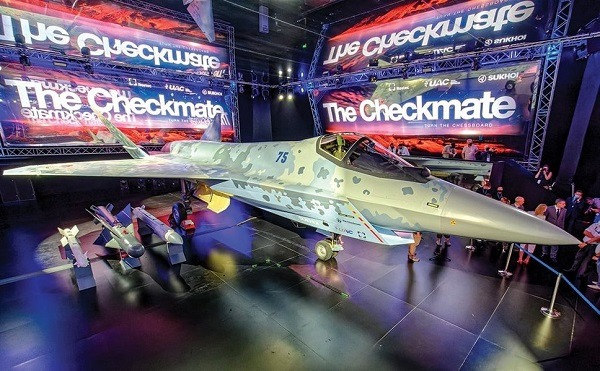 Ông Mikheev nói rõ, những đối tác của Rosoboronexport rất mong muốn cùng nhau hoàn thiện tiêm kích chiến thuật hạng nhẹ thế hệ thứ năm của Nga, nó có ít đối thủ trên phạm vi quốc tế và đặc điểm “kiến trúc mở” khiến máy bay trở nên khác biệt. 