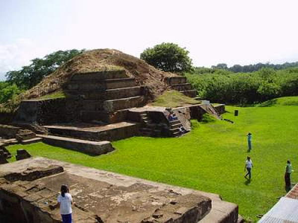 Các nhà khoa học phát hiện người Maya xây kim tự tháp Campana từ những mảnh đá núi lửa văng ra trong một vụ phun trào