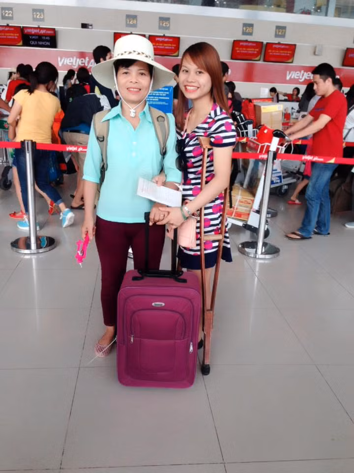 Nhờ nghị lực đáng khâm phục, trong gần 1 năm qua, Lệ Thu cũng có may mắn, vinh dự được làm khách mời trong một số chương trình hay, ý nghĩa, nói về những tấm gương vượt khó. "Điều ước thứ 7", "Hôm nay ai đến"... là những cuộc thi, chương trình truyền hình mà Lệ Thu từng tham gia, nhận được nhiều giải thưởng và quan trọng là hình ảnh của cô có sức tác động rất mạnh đối với các khán giả, cư dân mạng cả nước.