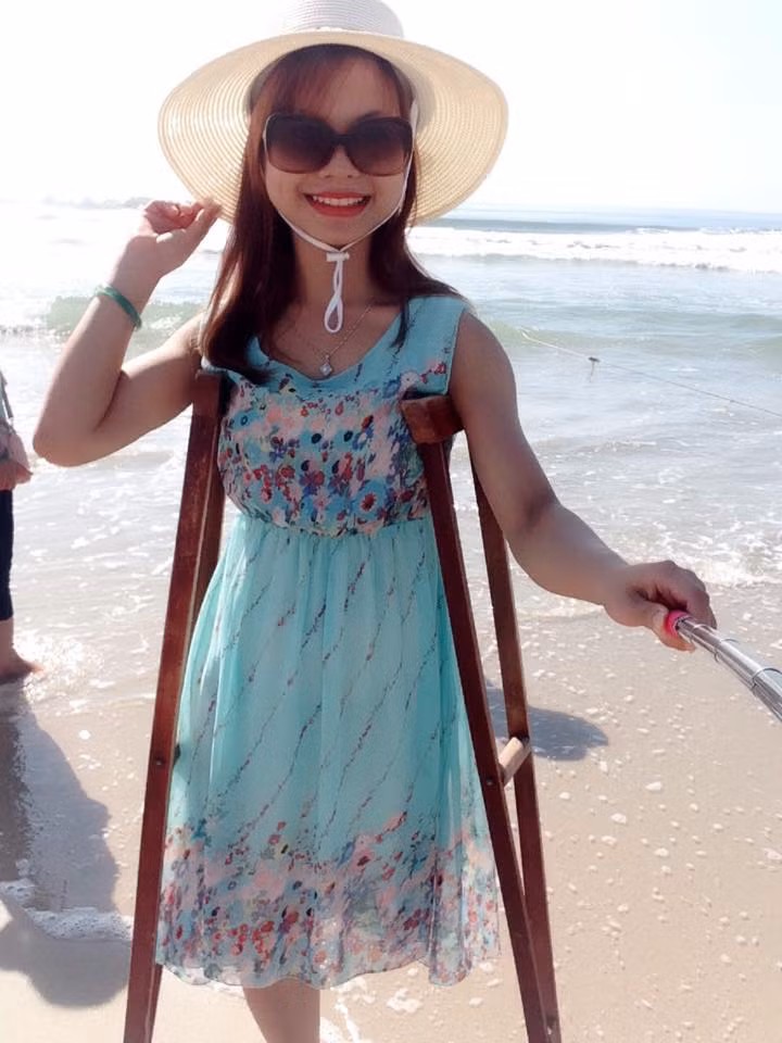 Đúng với tinh thần của tuổi trẻ, đi và trải nghiệm... Lệ Thu luôn tự tin khi đi đến bất cứ đâu dù hình ảnh, vẻ bề ngoài chống nạng và chỉ có một chân của cô rất dễ tạo ra sự hiếu kỳ, xì xào của những người xung quanh. Lệ Thu vẫn luôn giữ nụ cười tươi rói trên môi, có những mục tiêu của bản thân và cố gắng hết mình để hoàn thành các công việc, chạm đến ước mơ của mình.