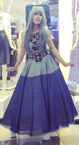 Tùng Sơn cũng là cái tên bị nhiều nghệ sĩ Việt công khai tẩy chay sau khi nhân vật này xuất hiện trong một sự kiện giới thiệu phim có sự góp mặt của nhiều diễn viên, ca sĩ, những nghệ sĩ thực thụ và có tên tuổi trong làng giải trí nước nhà. Do không hề có bất cứ tài năng nào nổi bật nên việc Tùng Sơn đứng chung với các nghệ sĩ thực thụ đã khiến rất nhiều người bức xúc. Những tháng cuối năm 2016, dù được cho là cố ý tạo ra lùm xùm tình cảm với stylist Ngô Huân và sự việc bị ekip lợi dụng, lừa bịp... nhưng tên tuổi của Tùng Sơn đã dần lắng xuống khi nhiều dân mạng Việt đã hết sự hiếu kỳ với nhân vật này.