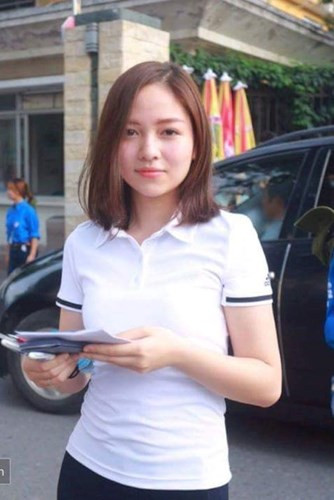 Tháng 9/2016 vừa qua, sau một khoảng thời gian những thông tin liên quan đến Hiền Giang tạm thời lắng xuống thì bạn trẻ đã lại được một phen bất ngờ khi biết được nữ sĩ tử Bách khoa xinh đẹp ngày nào nay đã chính thức lên xe hoa về nhà chồng. Do không muốn bản thân mình là "người nổi tiếng" nên từ sau lần xuất hiện trong bức ảnh chụp ở điểm thi Đại học Bách khoa, Hiền Giang rất hạn chế chia sẻ về bản thân...