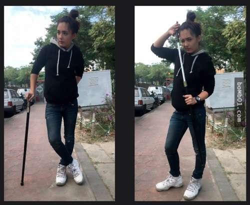 Được biết, hồi còn nhỏ tuổi Tiểu Huân đã không may bị ngã từ lan can tầng 2 xuống đất. Tai nạn khiến cô gái trẻ bị hôn mê sâu nhiều giờ liền do xuất huyết trong. Dù cuối cùng các bác sĩ cũng có thể giữ lại mạng sống cho Tiểu Huân nhưng hậu quả để lại là một nửa cơ thể cô gồm cả tay trái và chân trái đều bị teo cơ không thể phục hồi.