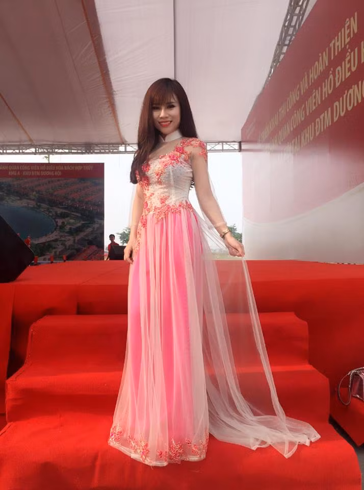 Kiều Thương Thương đã tốt nghiệp ngành Quản lý văn hóa Đại học Văn hóa Nghệ thuật Quân đội và hiện đang theo học thanh nhạc tại trường Cao đẳng Văn hóa Nghệ thuật Hà Nội. Lựa chọn ngành học thanh nhạc cùng với việc chăm chỉ cho ra những đoạn clip cover để thể hiện được phần nào định hướng đi theo con đường ca hát chuyên nghiệp của Kiều Thương Thương.