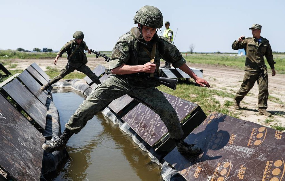 Hội thao quân sự Quốc tế Army Games là một hoạt động quân sự thường niên được khởi xướng bởi Quân đội Nga từ năm 2013 cho đến nay, mỗi năm tổ chức một lần. Cuộc thi là nơi cho Nga và các nước đồng minh cũng như các nước thân thiện với Nga có một sân chơi cọ xát quân sự, tăng cường tinh thần ngoại giao, đoàn kết giữa các quân đội với nhau.