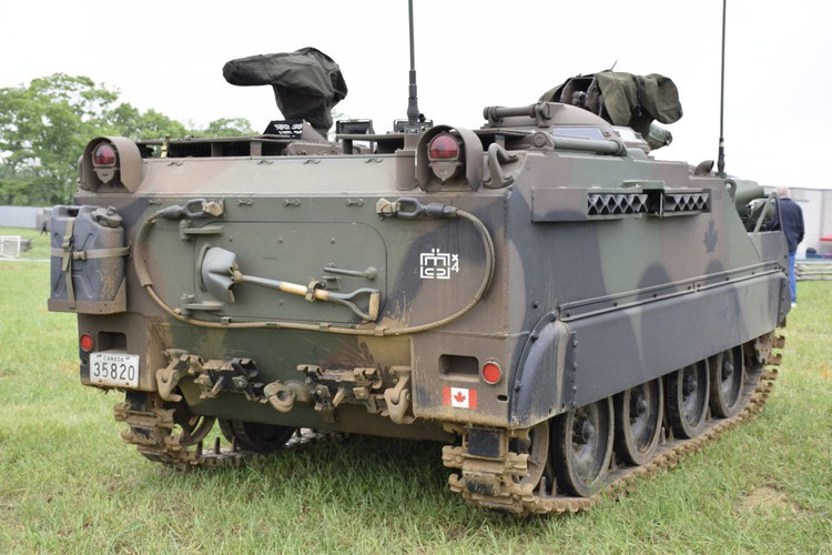 Phầm mềm kết nối giữa robot và xe chiến đấu bộ binh Bradley không thực sự hoàn hảo, nhưng hoạt động tốt hơn những gì các quan chức quân đội mong muốn. Phần mềm cho phép robot đi trước xe chiến đấu bộ binh từ 80-1.000 m và xác định các điểm nóng cũng như vị trí của kẻ thù.