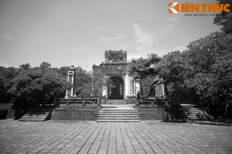 Với thế lực như triều dâng, quân nổi loạn tiến vào khu vực Hoàng thành theo ba cửa Chương Đức, Hiển Nhơn, Hòa Bình, uy hiếp nghiêm trọng triều đình. Nhưng cuối cùng cuộc nổi loạn cũng thất bại và bị dìm trong biển máu.