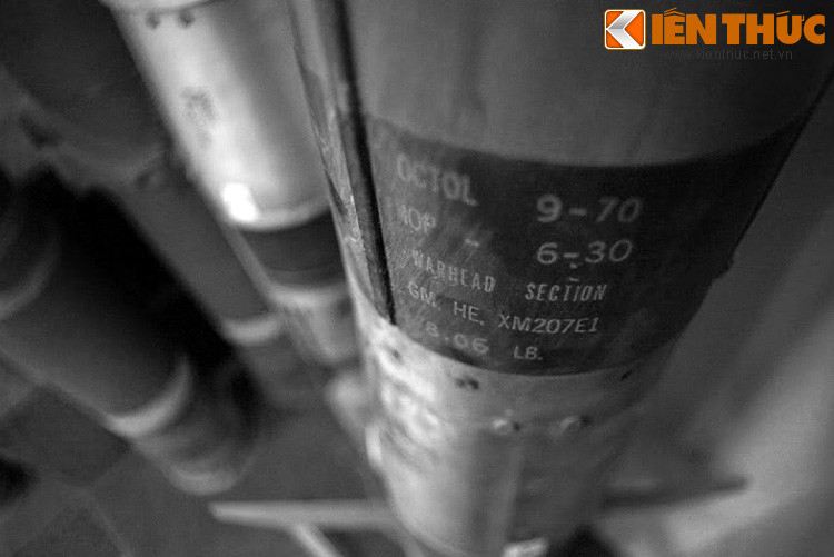 Những ký hiệu trên tên lửa TOW 148 mm. Bom mìn còn sót lại sau chiến tranh vẫn tiếp tục gây tổn thất nặng nề về sinh mạng, tài sản, đời sống của người dân.