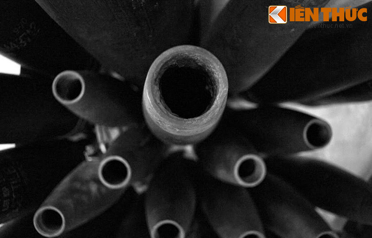 Các cỡ đạn nổ phá khác nhau của Mỹ. Ước tính có khoảng hơn 600.000 tấn bom mìn đang tồn tại dưới mặt đất, rải rác trên khắp cả nước, đặc biệt là các tỉnh Nghệ An, Hà Tĩnh, Quảng Bình, Quảng Trị, Thừa Thiên – Huế, Quảng Nam, Quảng Ngãi…