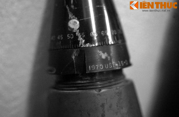 Đầu đạn pháo 90 nòng dài. Cho đến thập niên 2010, số bom mìn được tháo gỡ mới chỉ được khoảng 20%. Bình quân mỗi năm khoảng 20.000 ha (200 km2) đất được rà phá.