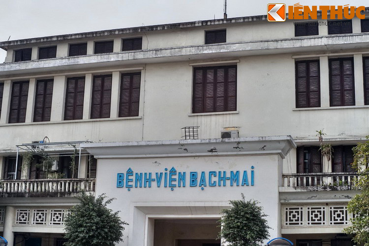 Phát huy truyền thống lịch sử đáng tự hào, dù hiện giờ Bệnh viện Bạch Mai bị coi là ổ dịch lây nhiễm Sars-CoV-2, bị cách ly hoàn toàn từ 28/3, nhưng điều chắc chắn rằng, Bệnh viện Bạch Mai tiếp tục là chỗ dựa vững chắc của nhân dân và đất nước trong cuộc chiến chống Covid-19. Mời quý độc giả xem video: Việt Nam sản xuất bộ sinh phẩm xét nghiệm Covid-19. Nguồn: VTC1