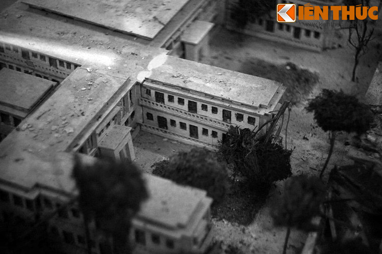 Ông Đỗ Doãn Đại, Giám đốc Bệnh viện Bạch Mai thời ấy hổi tưởng: "Mỗi bác sĩ là một chiến sĩ trên chiến trường. Họ luôn cố gắng làm hết sức mình để cứu chữa bệnh nhân”. Và đó chính là tinh thần đang rực cháy ngày hôm nay, trong cuộc chiến chống đại dịch Covid-19. Mời quý độc giả xem video: Việt Nam sản xuất bộ sinh phẩm xét nghiệm Covid-19. Nguồn: VTC1