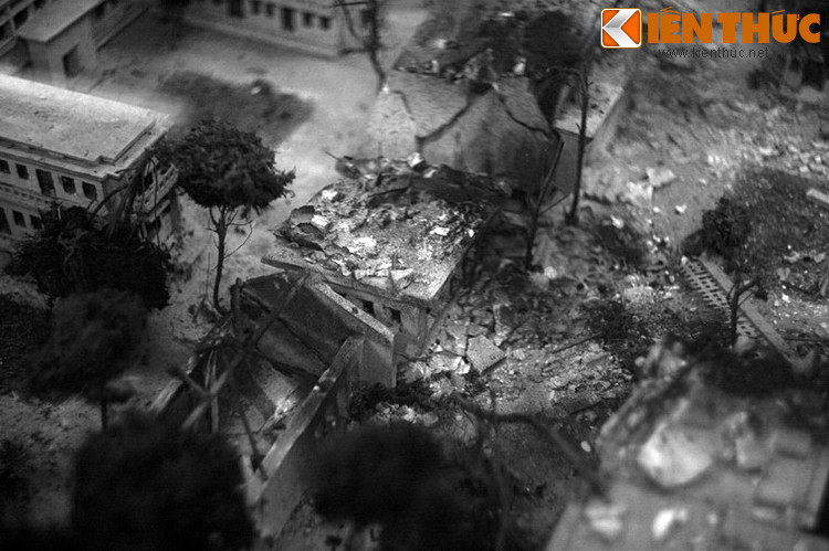 Hệ thống hầm Bệnh viện Bạch Mai do người Pháp thiết kế rất vững chắc cũng không chịu nổi sức ép của bom và đổ sập. Nhiều bệnh nhân và bác sĩ bị kẹt dưới hầm. Có nạn nhân xấu số bị mảng bê tông khổng lồ đề lên cơ thể, nhân viên y tế phải tháo khớp mới đưa ra được.