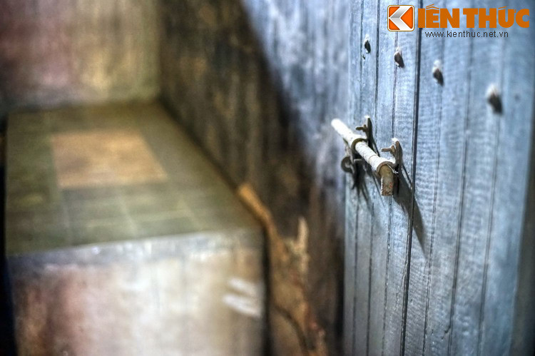 Do điều kiện vệ sinh và dinh dưỡng tồi tệ cùng với những bệnh tật sẵn có trong người, nhiều tù nhân đã không thể qua khỏi khi bị giam giữ tại trại giam của Bệnh viện Chợ Quán.