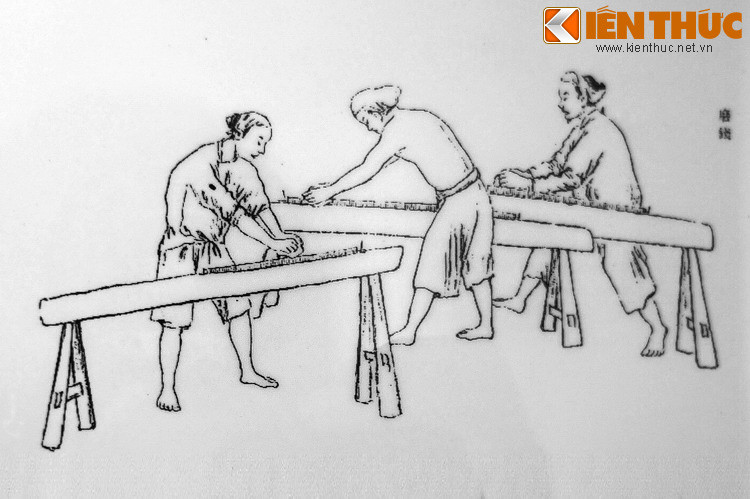 13. Mãi dũa những đồng tiền cho tròn và có kích thước giống nhau.