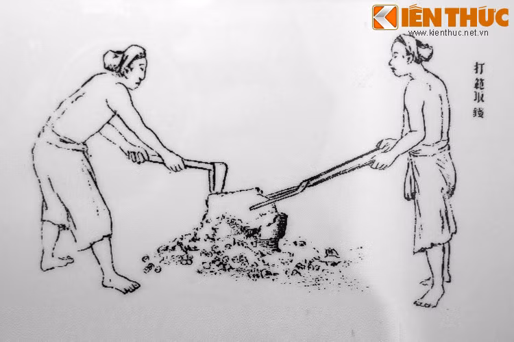 11. Sau khi nguội rã khuôn.