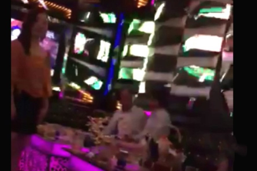 Can bo Kiem sat hat karaoke “om”, lanh dao Thi hanh an nghi vao nha nghi... hieu luat vi pham, xu sao cho dang?-Hinh-2