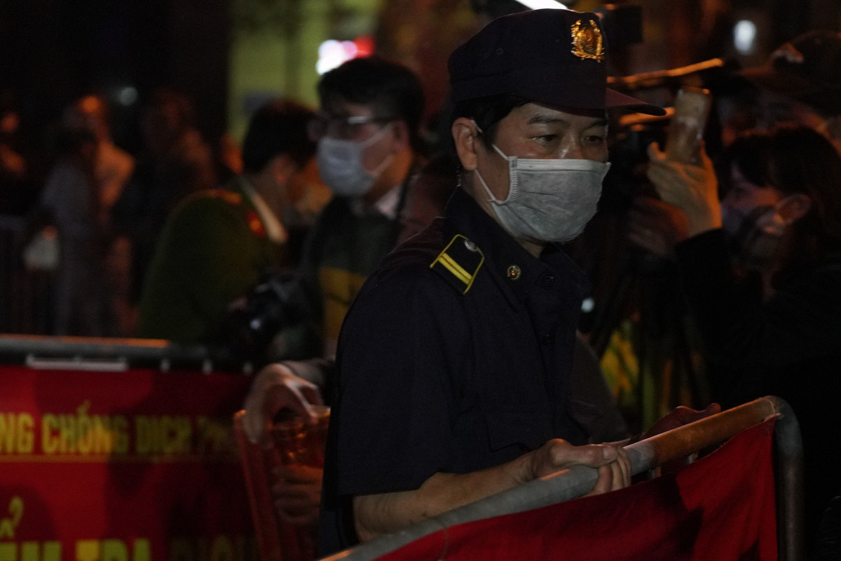 Cũng theo lãnh đạo Hà Nội, lệnh tháo dỡ cách ly khu phố Trúc Bạch được đưa ra trên cơ sở các điều kiện tại khu vực đó đã đảm bảo an toàn.