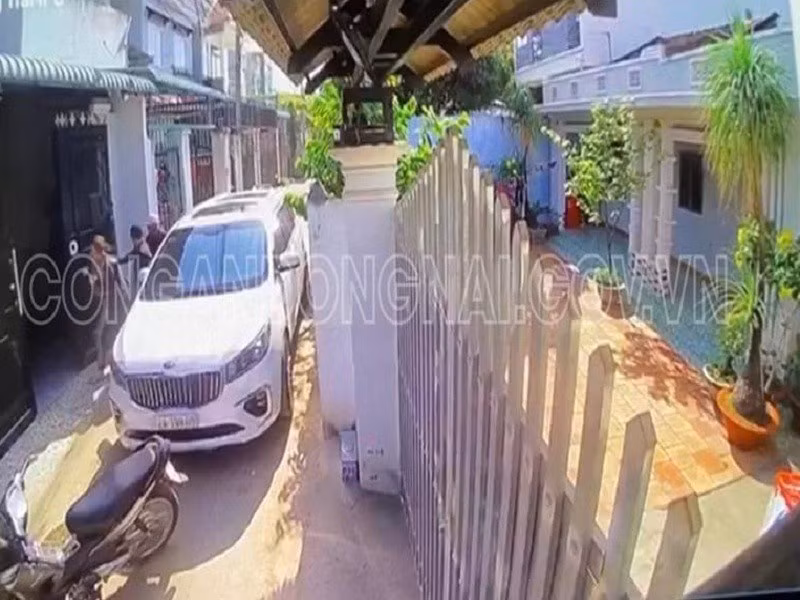 Dong Nai: Lao thai thai bat coc tinh dich...tu dung thanh sai?