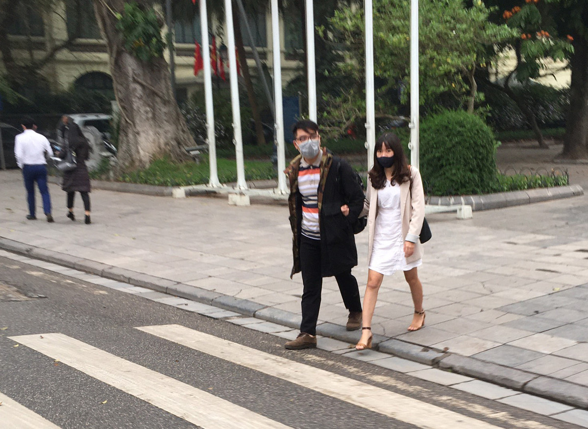 Các bạn trẻ đều ý thức việc đeo khẩu trang khi đi ngoài đường