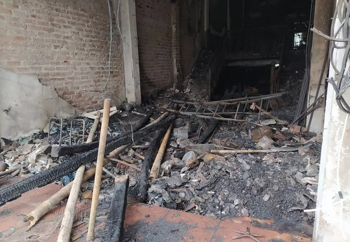 Vụ cháy 3 người tử vong ở Hưng Yên: Nghi 2 người phóng hỏa Vu chay 3 nguoi tu vong o Hung Yen: Nghi 2 nguoi phong hoa