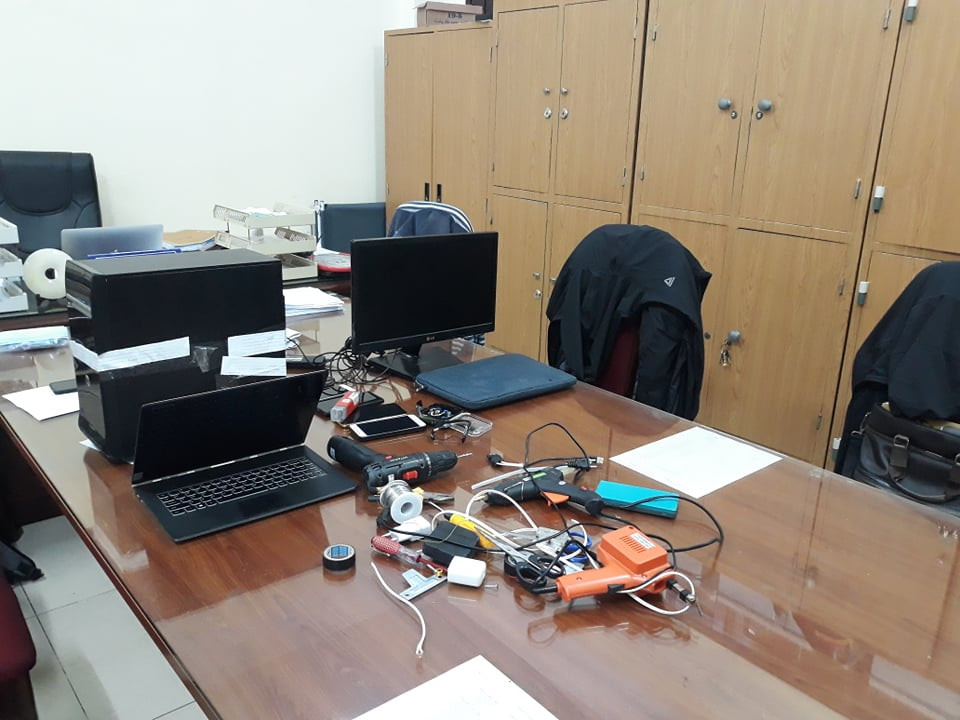 Nhóm đối tượng chuyên đặt camera quay lén các đôi tình nhân "mây mưa" trong nhà nghỉ - Hình 2 Nhom doi tuong chuyen dat camera quay len cac doi tinh nhan