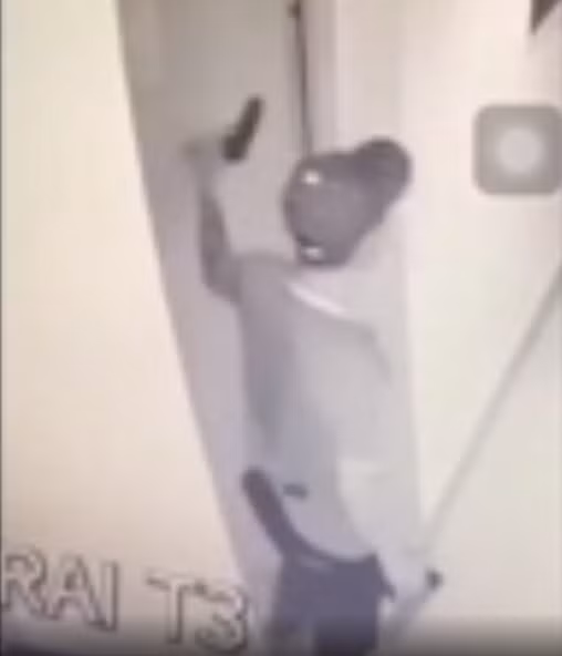 Nghi dau sung voi giang ho, mot nguoi dan ong nat ban tay