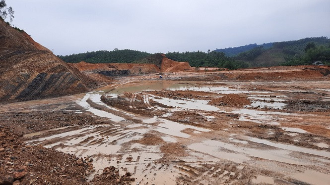 Lang Son: Xe doi ban dat trai phep, chinh quyen xa bat luc