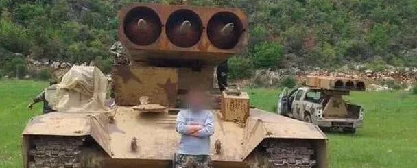 Pháo phản lực phóng loạt Golan-1000 do các kỹ sư Syria phát triển từ yêu cầu của cuộc nội chiến; được lấy ý tưởng từ thiết kế của hệ thống pháo phản lực bắn đạn nhiệt áp TOS-1A của Nga; sử dụng khung gầm xe tăng chiến đấu chủ lực T-72, giúp Golan-1000 có khả năng cơ động và sống sót cao trong chiến đấu. Tổ hợp này còn được trang bị hệ thống điều khiển từ xa.