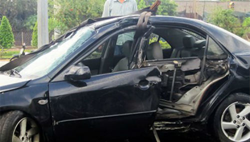 15. Hai lần đâm vào dải phân cách, tài xế ôtô tử vong 3h ngày 6/6, anh Nguyễn Vũ (24 tuổi, ngụ TP HCM) lái ôtô 4 chỗ chở hai người bạn trên đường 3 Tháng 2, hướng từ Bà Rịa đi TP Vũng Tàu. Đến đoạn trước Khu du lịch Long Cung, ôtô bất ngờ lao sang phải đâm vào dải phân cách, tông gãy trụ đèn chiếu sáng. Xe lạng sang trái, lao đi hơn 50 m, tiếp tục đâm đầu vào dải phân cách rồi xoay đầu ngược lại. Tai nạn khiến tài xế Vũ tử vong tại chỗ, hai người còn lại bị thương nặng.