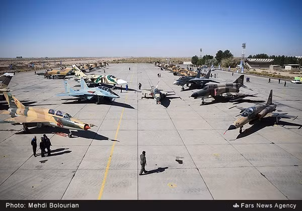 Hãng thông tấn Fars News đưa tin, hôm qua (17/10), Không quân Iran bắt đầu khởi động cuộc tập trận Fadayan-e Harime Velayat-6 với màn ra mắt hoành tráng nhất năm nay. Nguồn ảnh: Fars