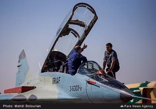 Kiểm tra kỹ thuật tiêm kích MiG-29UB trước giờ xuất kích. Nguồn ảnh: Fars
