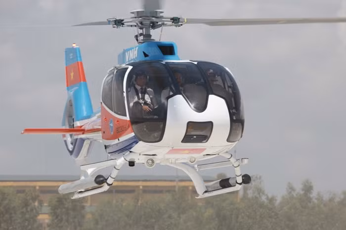 Loại trực thăng EC130T2 của Việt Nam là phiên bản nâng cấp của dòng trực thăng đa năng EC130 do Airbus Helicopter thiết kế, sản xuất. Phiên bản này mang khung thân cơ bản của mẫu EC130 B4, nhưng trang bị động cơ mạnh hơn, hiệu suất hoạt động cao hơn.