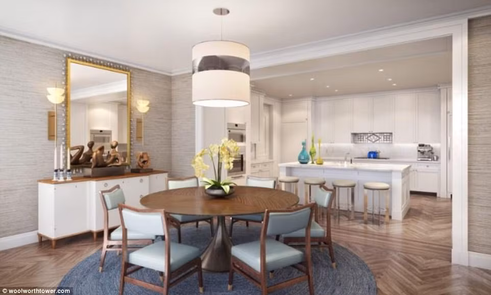  Nó nằm trong tòa nhà cao tầng 58 tầng với độ cao 792 ft hoàn thành vào năm 1913. Đây là tòa nhà cao nhất thế giới vào thời điểm đó. Nội thất căn hộ rộng 9.710-sq-ft vẫn còn nguyên, cho phép người mua tiềm năng có thể tùy chỉnh, sửa đổi theo ý thích. Ngoài ra, căn hộ cũng có một phòng giải trí và thang máy riêng.