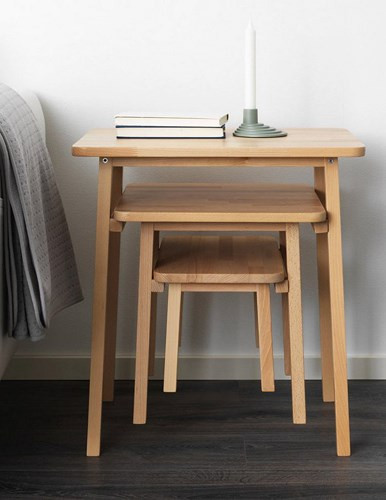 Bàn xếp chồng: Những chiếc bàn xếp chồng có thể tháo rời thành 3 chiếc bàn có độ cao khác nhau, phù hợp cho nhiều đối tượng, lứa tuổi./.