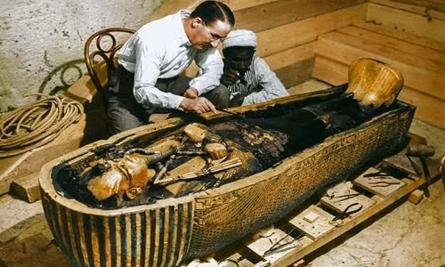 Giới chuyên gia đã giải mã được một số bí mật về xác ướp pharaoh Ai Cập Tutankhamun thông qua các nghiên cứu và sử dụng các công nghệ hiện đại.