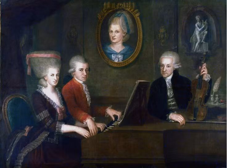 Cha của nhà soạn nhạc Mozart là Leopold từng tiết lộ rằng, con trai ông lớn lên khỏe mạnh như những người khác giống như "phép lạ của Chúa" bởi khi sinh ra ông khá nhỏ bé và yếu ớt.