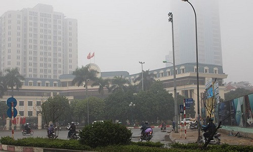 Theo dự báo, Hà Nội có mưa phùn và sương mù vào sáng sớm. Ảnh: VOV.